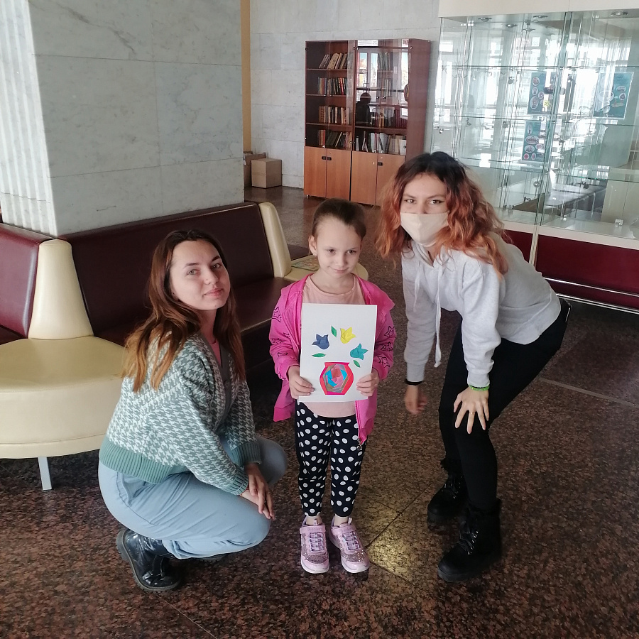 Волонтеры культуры провели мастер-класс для детей ДНР И ЛНР