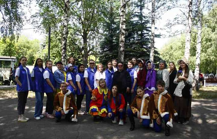 Студенты и преподаватели приняли участие в Гончаровском празднике
